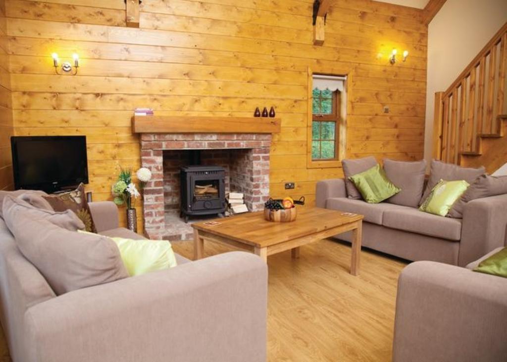 Redbrick Lodges Clipstone Exteriör bild